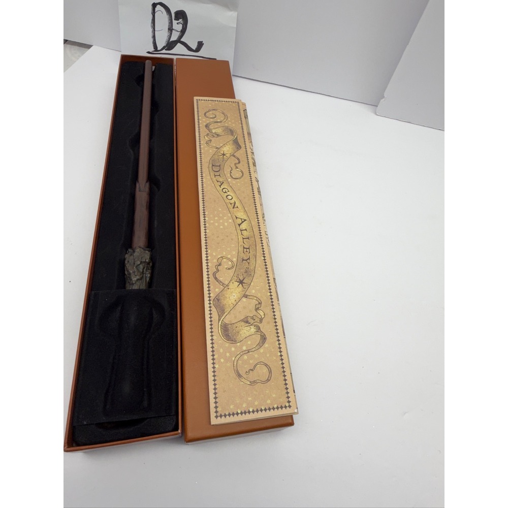 Noble Collection Harry Potter Diagon‎ Alley Wand w/ Box & Map - Used - Excellent